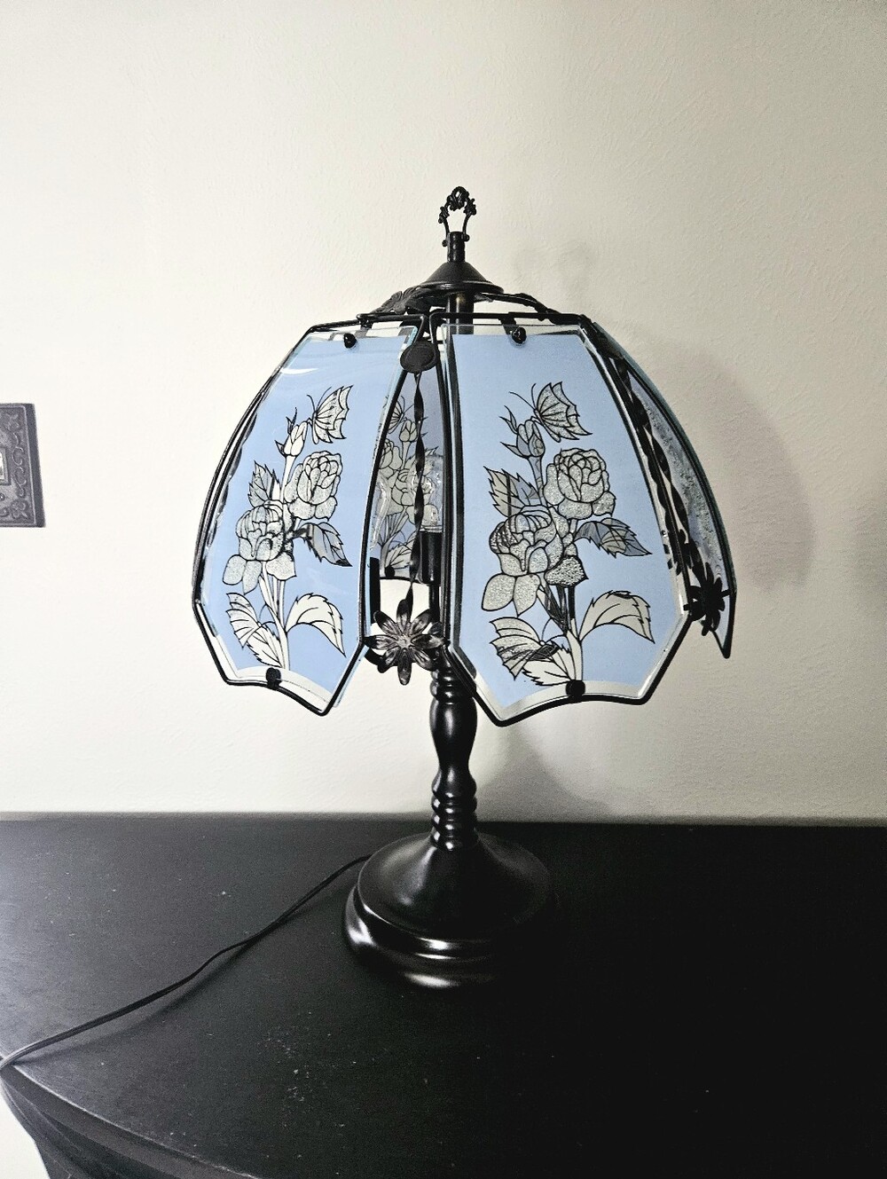 Vintage Fantasy Design 3 Way Touch Lamp With Rose & Butterfly Blue Glass Shade